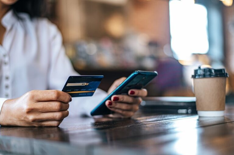 9 Jenis, Kelebihan, Kekurangan & Tips Aman Transaksi Online 9 Jenis, Kelebihan, Kekurangan & Tips Aman Transaksi Online